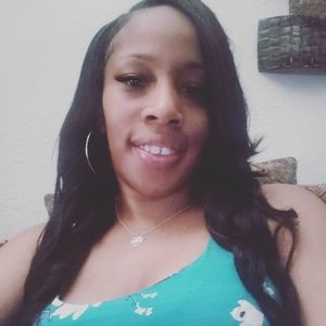 Meet your Posher, Monique